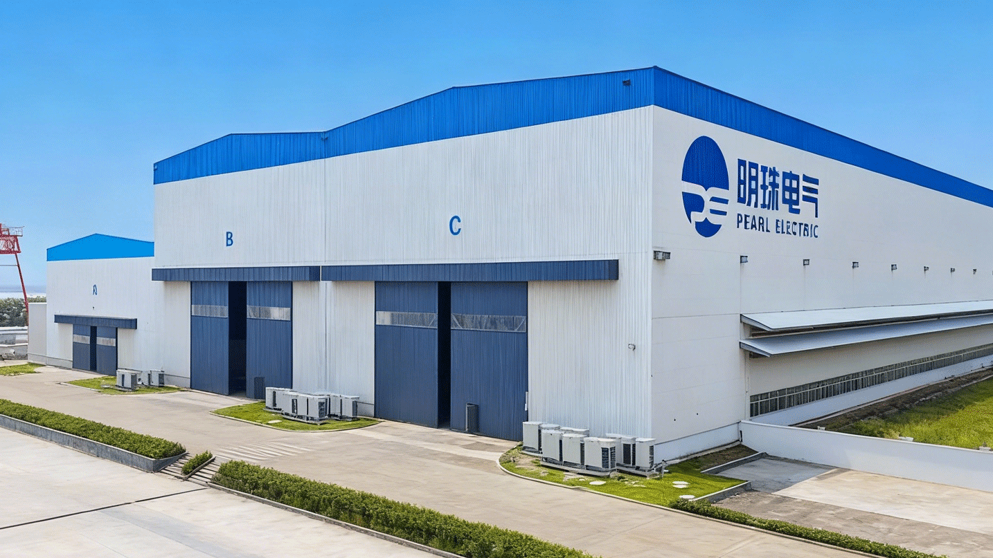 jimeng-2025-12-05-7721-去除画面中的所有汽车,保持厂房建筑和周围环境不变